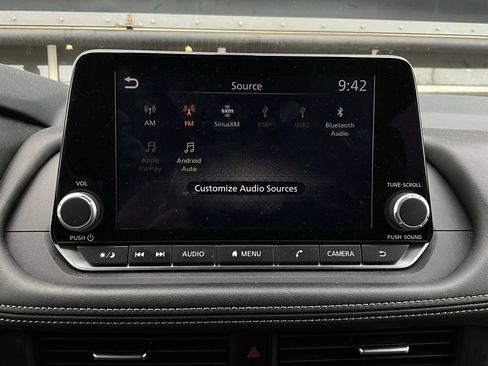 Used 2025 Nissan Rogue SV image 30