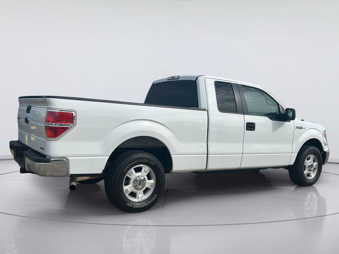 Used 2014 Ford F150 XLT w/ Trailer Tow Package RWD image 4