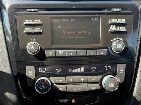 Used 2017 Nissan Rogue SV w/ Midnight Edition FWD image 24