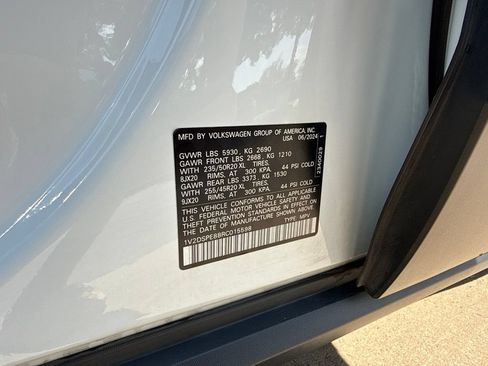 Certified 2024 Volkswagen ID.4 Pro AWD/4WD image 31