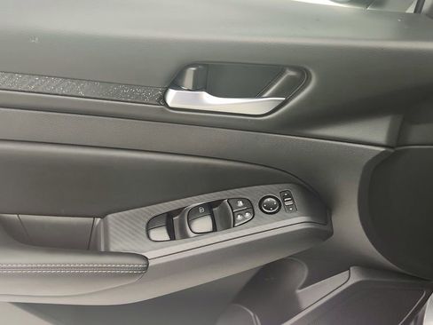 Used 2025 Nissan Altima 2.5 SV image 21