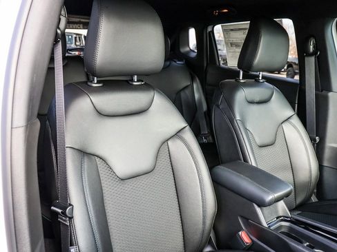 New 2026 Jeep Compass Latitude image 12