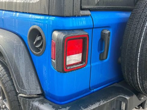 Used 2024 Jeep Wrangler Sport S image 11