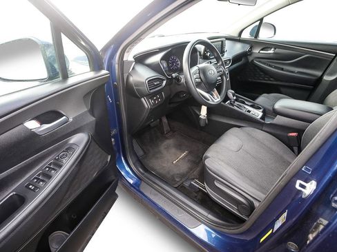 Used 2019 Hyundai Santa Fe SE image 11