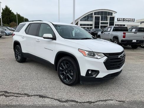 Used 2021 Chevrolet Traverse RS image 3
