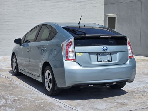 Used 2014 Toyota Prius Two FWD image 5