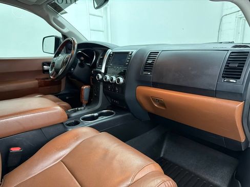 Used 2021 Toyota Sequoia Platinum RWD image 34