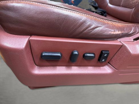 Used 2014 Ford F150 King Ranch w/ King Ranch Luxury Package image 40