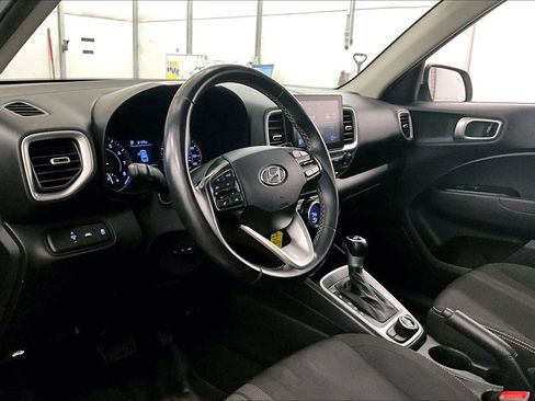 Used 2022 Hyundai Venue SEL image 12