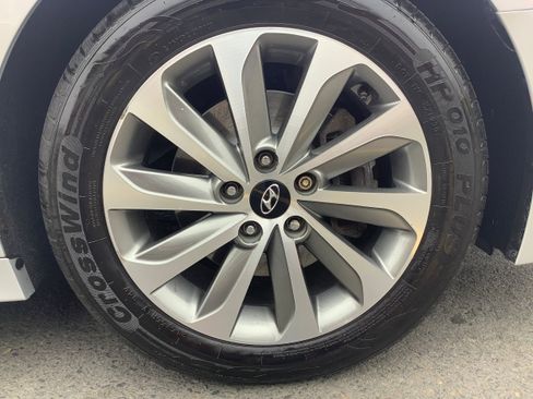 Used 2017 Hyundai Sonata Sport w/ Value Edition Package 02 image 18