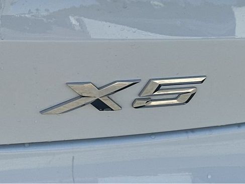 Used 2024 BMW X5 sDrive40i w/ Premium Package RWD image 9