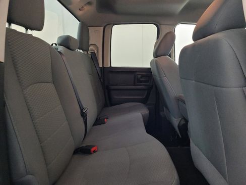 Used 2016 RAM 1500 Express RWD image 19