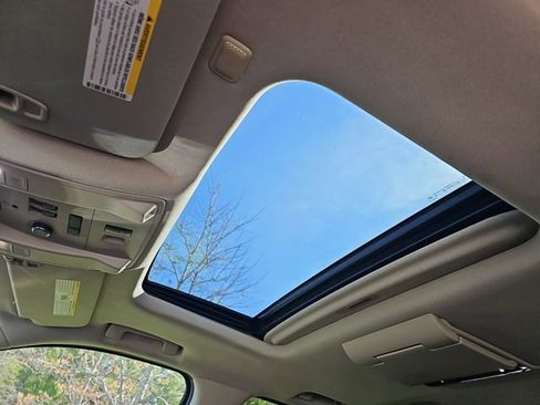 Used 2016 Cadillac Escalade ESV Luxury image 29