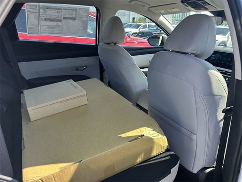 New 2026 Hyundai Tucson SE image 19