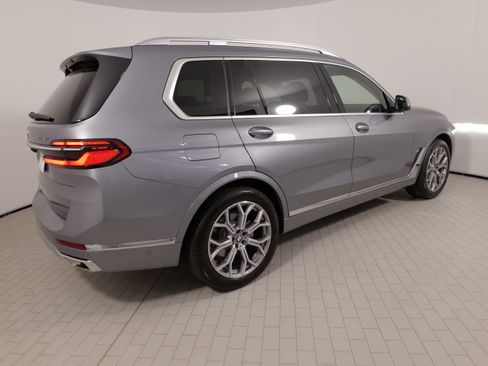 Used 2025 BMW X7 xDrive40i w/ Premium Package AWD/4WD image 10