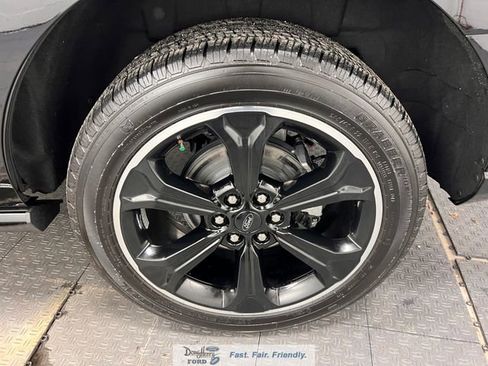 Used 2023 Ford Expedition Limited image 21