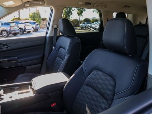 New 2026 Nissan Pathfinder SV image 15