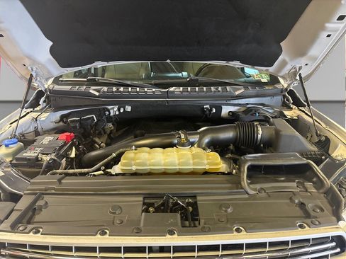 Used 2019 Ford F150 Lariat w/ Equipment Group 502A Luxury AWD/4WD image 16
