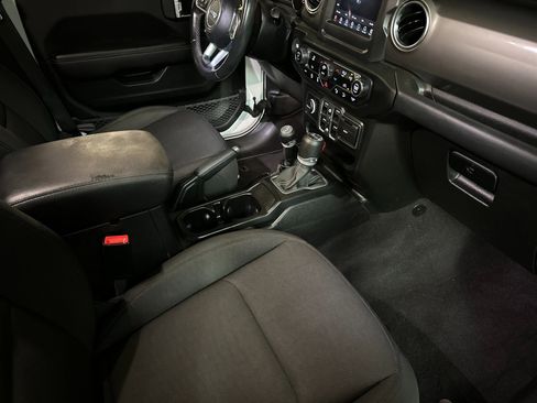 Certified 2020 Jeep Wrangler Unlimited Sahara w/ Safety Group image 15