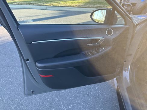 Used 2023 Hyundai Sonata SEL image 15