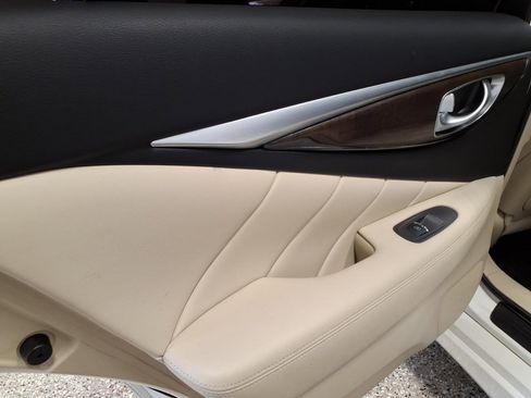 Used 2018 INFINITI Q50 Luxe w/ Essential Package (3.0T Luxe) image 19