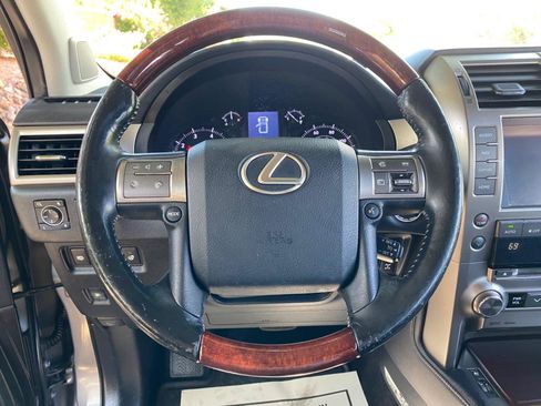 Used 2014 Lexus GX 460 Luxury AWD/4WD image 70