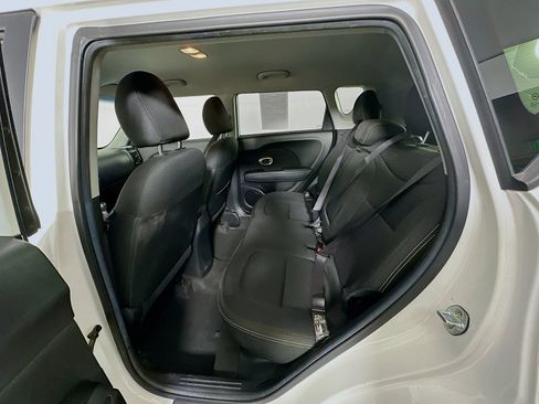 Used 2015 Kia Soul + image 25