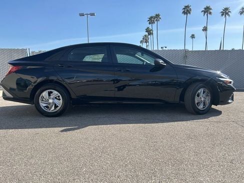 New 2026 Hyundai Elantra SE image 5