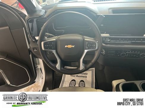 Used 2025 Chevrolet Silverado 2500 LT w/ Convenience Package AWD/4WD image 16