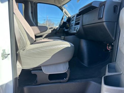 Used 2024 Chevrolet Express 3500 LT w/ LT Preferred Equipment Group image 21