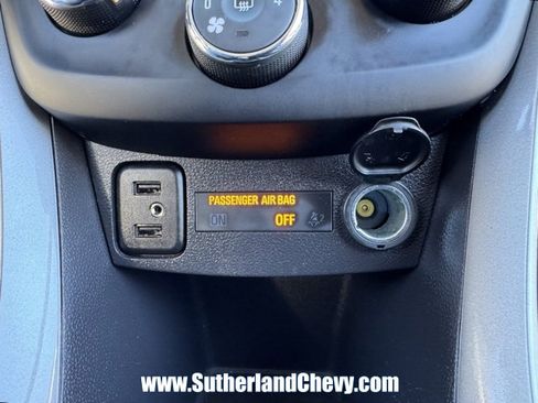 Used 2019 Chevrolet Trax LT w/ LT Convenience Package image 30