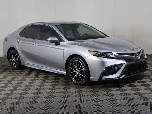 Used 2023 Toyota Camry SE image 41