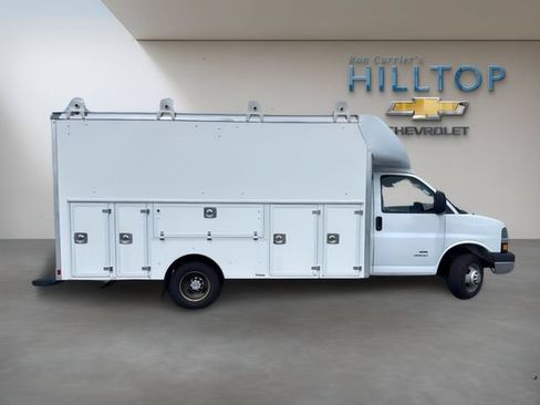 Used 2021 Chevrolet Express 4500 w/ Power Convenience Package RWD image 4