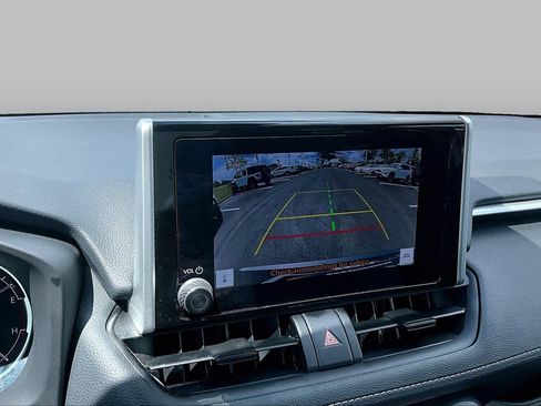 Used 2024 Toyota RAV4 XLE FWD image 27