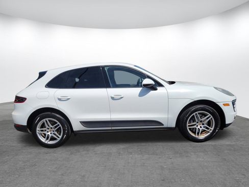 Used 2017 Porsche Macan AWD/4WD image 2