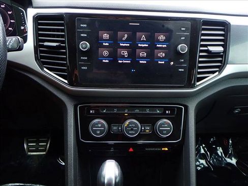 Used 2022 Volkswagen Atlas Cross Sport SEL Premium R-Line image 19