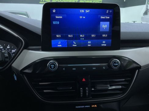 Used 2021 Ford Escape SE w/ SE Sport Appearance Package image 23