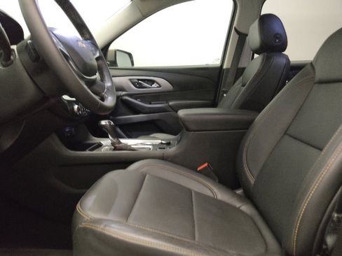 Used 2019 Chevrolet Traverse LT w/ LPO, Floor Liner Package FWD image 17