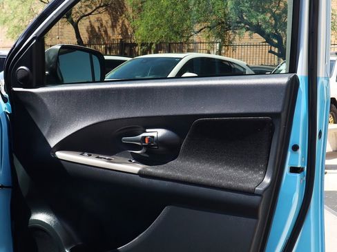 Used 2014 Scion xD image 33