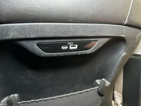 Used 2023 Chrysler Pacifica Touring-L FWD image 30