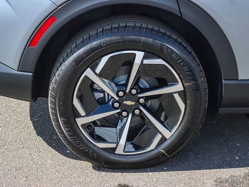 Used 2026 Chevrolet Equinox EV LT image 10