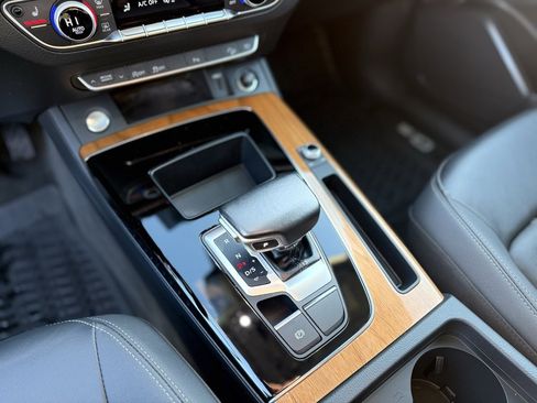 Used 2023 Audi Q5 2.0T Premium w/ Convenience Package image 17