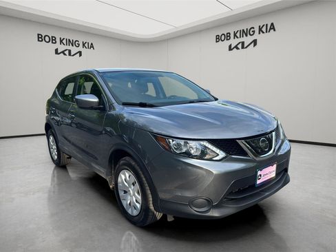 Used 2019 Nissan Rogue Sport S image 7