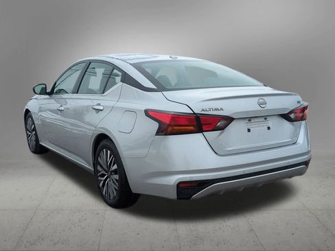 Used 2024 Nissan Altima 2.5 SV image 4