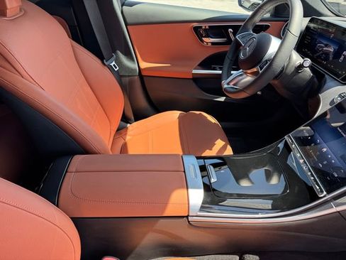 Used 2025 Mercedes-Benz C 300 4MATIC Sedan image 6