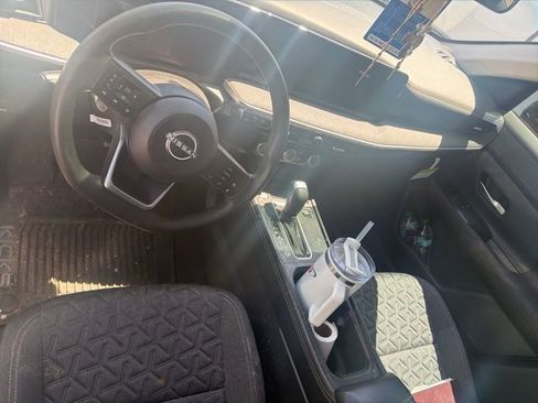 Used 2025 Nissan Kicks SV w/ Charging Package AWD/4WD image 5