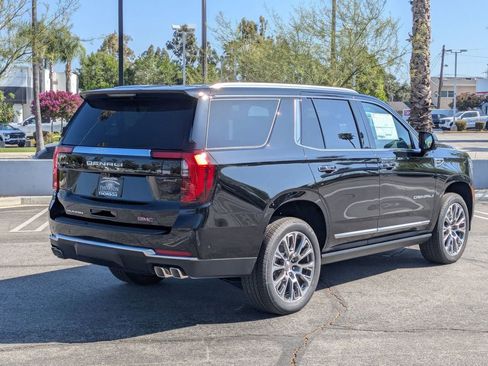 New 2026 GMC Yukon Denali w/ Denali Reserve Package AWD/4WD image 4