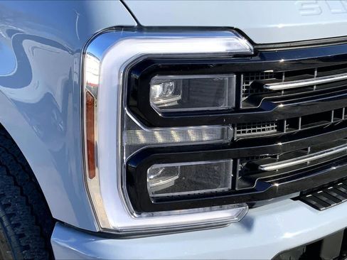 Certified 2025 Ford F250 Platinum image 25