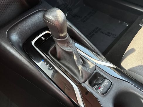 Used 2020 Toyota Corolla LE FWD image 24