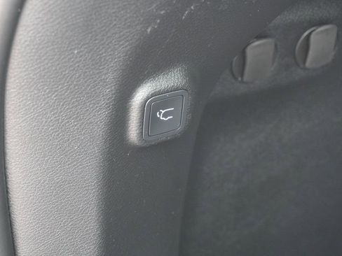 Used 2020 Jeep Cherokee Limited image 10